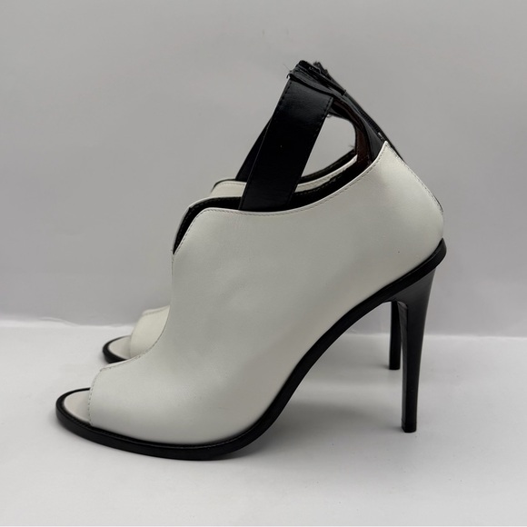 Tibi New York Luxury Abbie Peep Toe Booties Italy Leather Black White Heels 8.5 - Picture 2 of 8